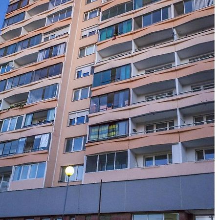 Studio Apartment Petrzalka Air-Conditioned 24H Check-In ブラチスラヴァ エクステリア 写真